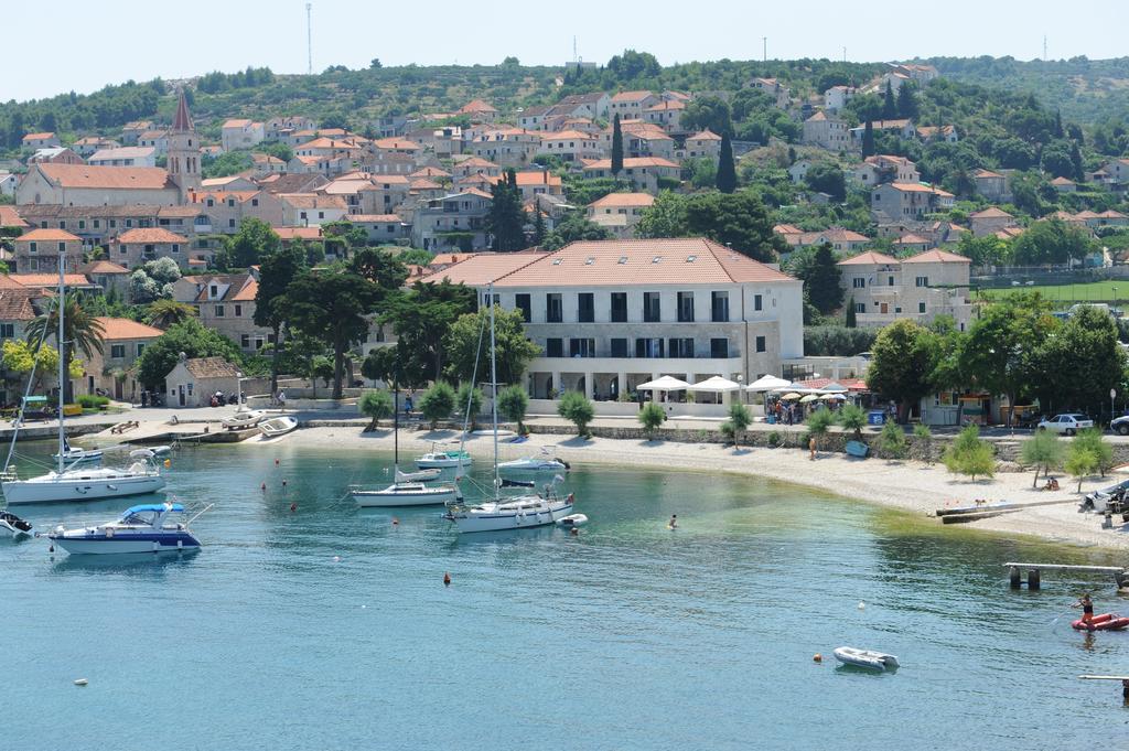Hotel Lipa Postira Kültér fotó