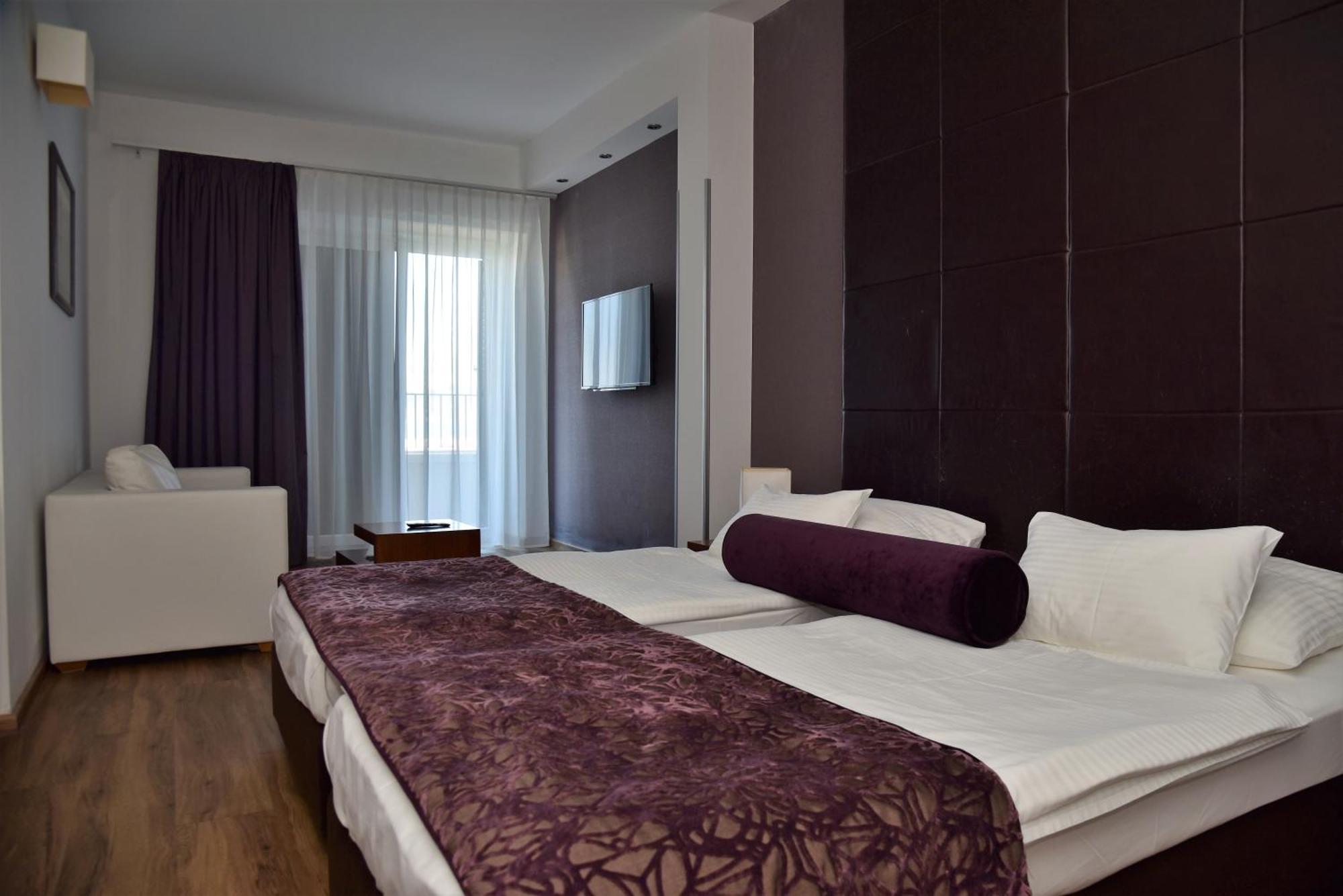 Hotel Lipa Postira Kültér fotó