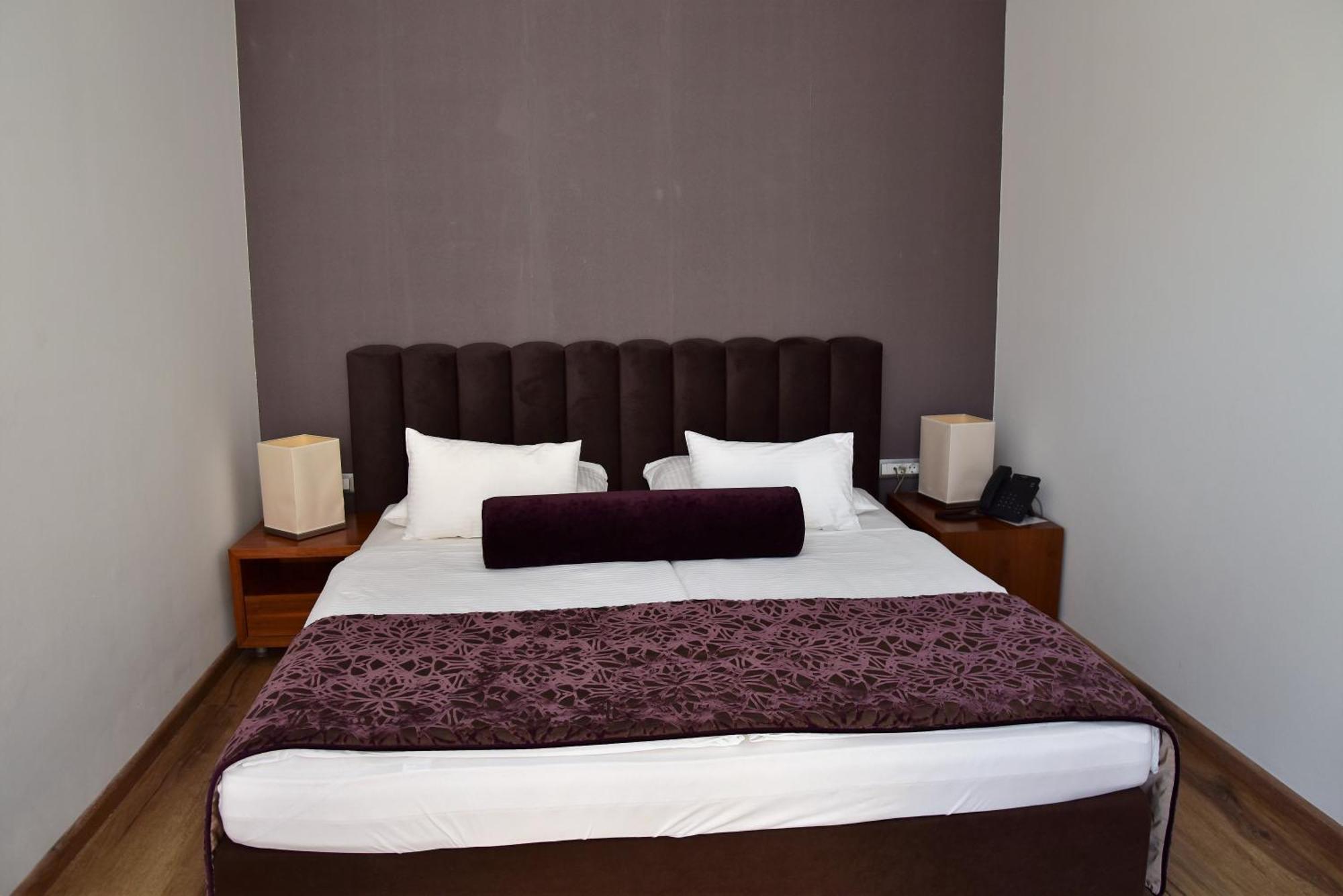 Hotel Lipa Postira Kültér fotó