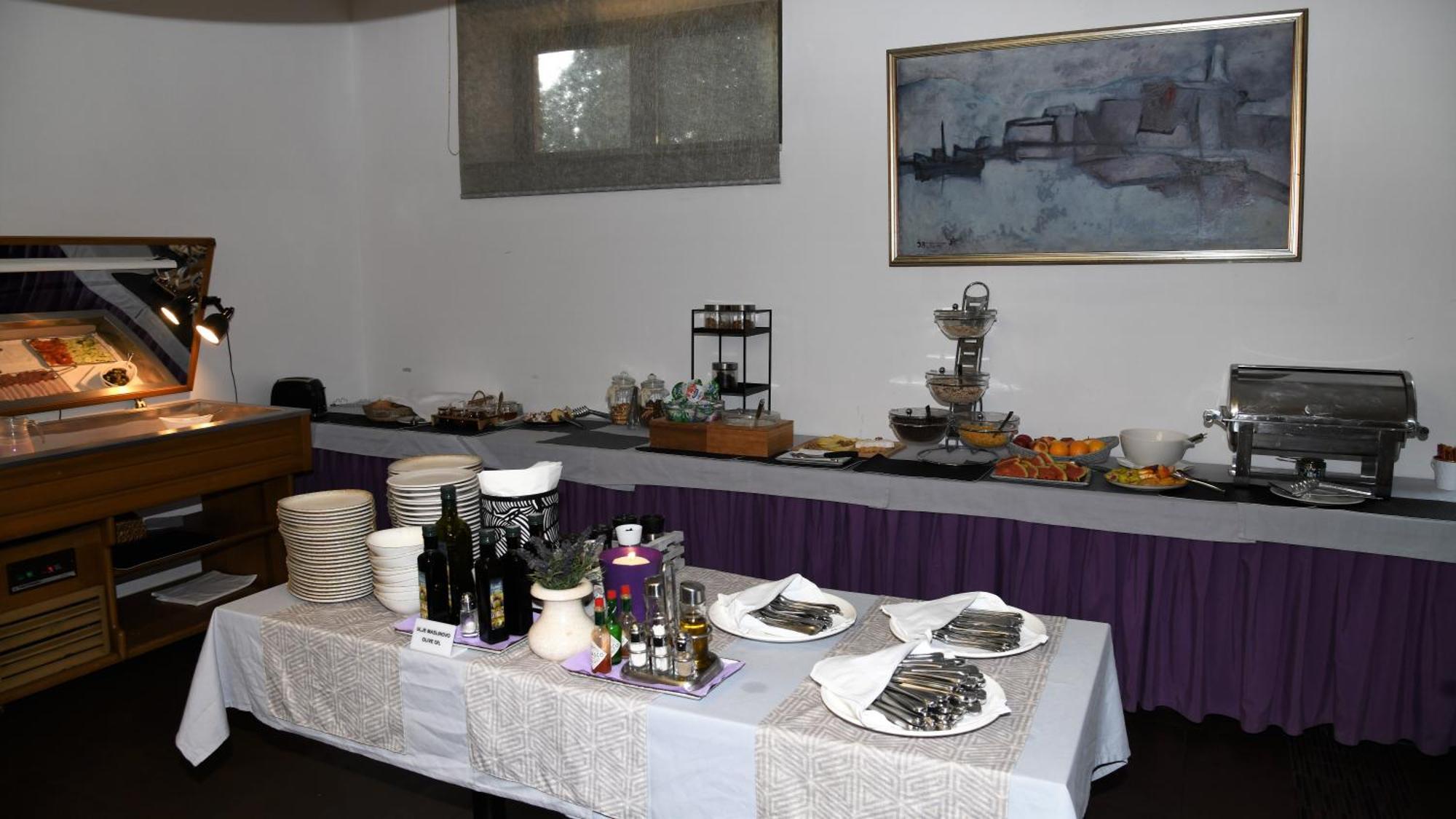 Hotel Lipa Postira Kültér fotó