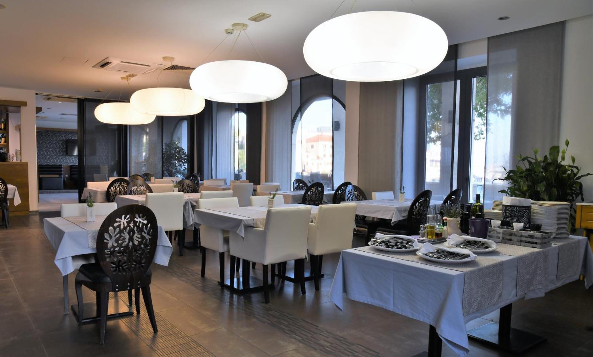 Hotel Lipa Postira Kültér fotó