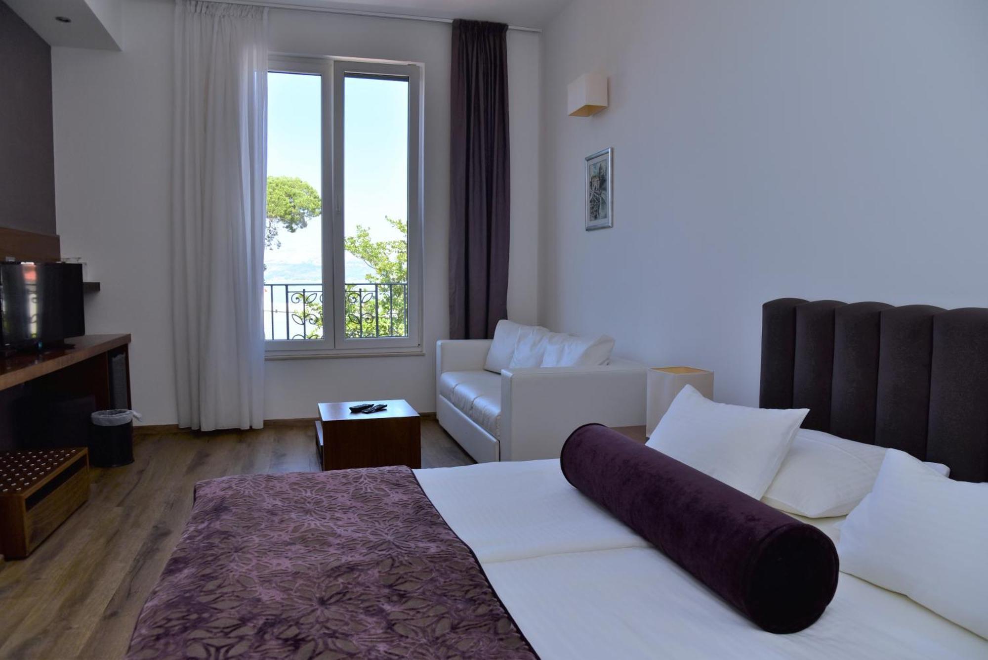 Hotel Lipa Postira Kültér fotó