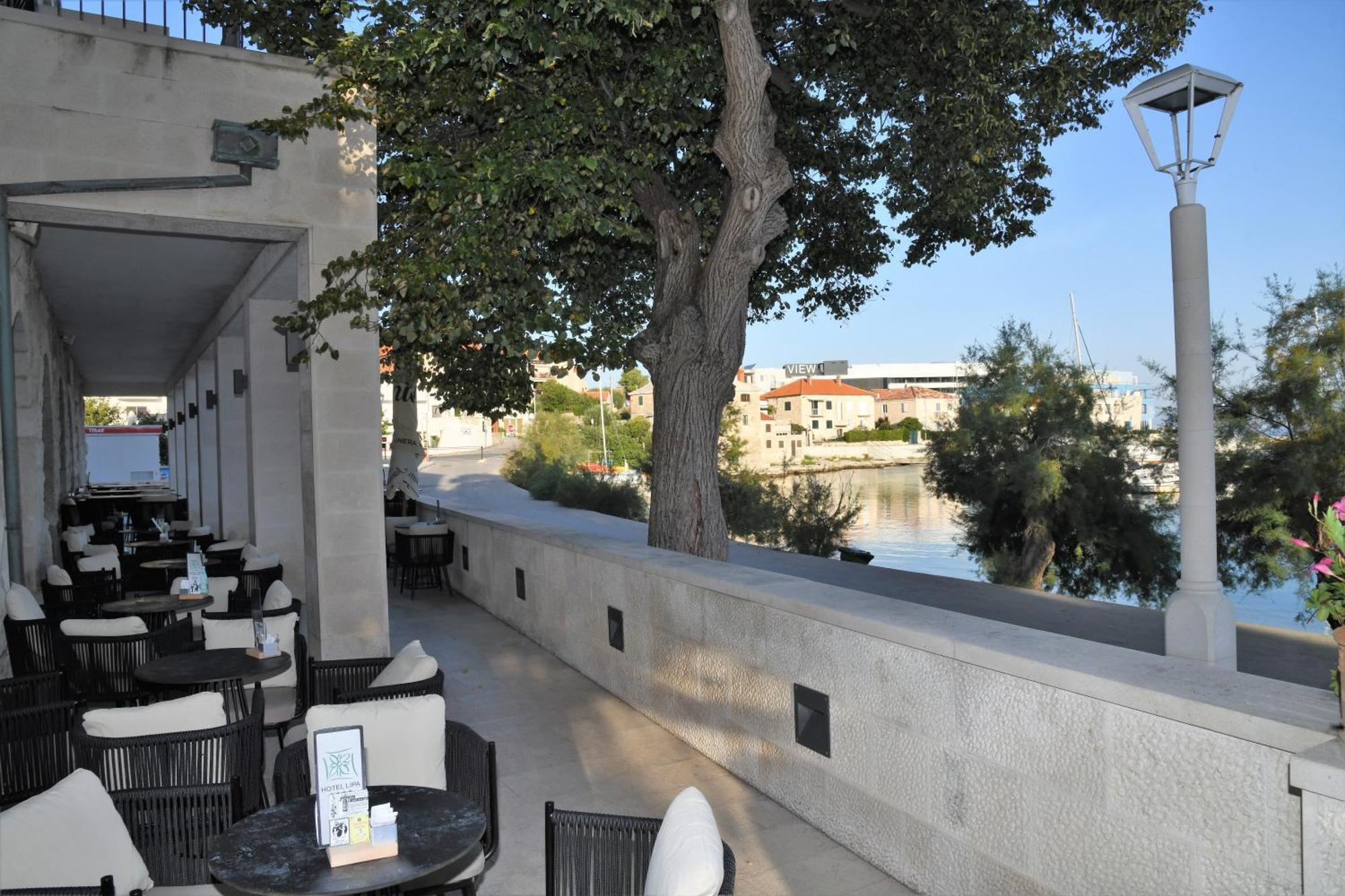 Hotel Lipa Postira Kültér fotó