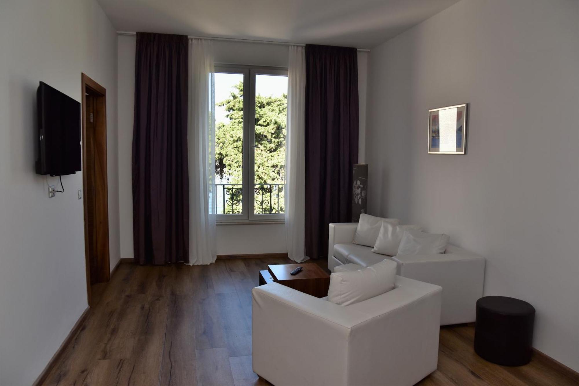 Hotel Lipa Postira Kültér fotó