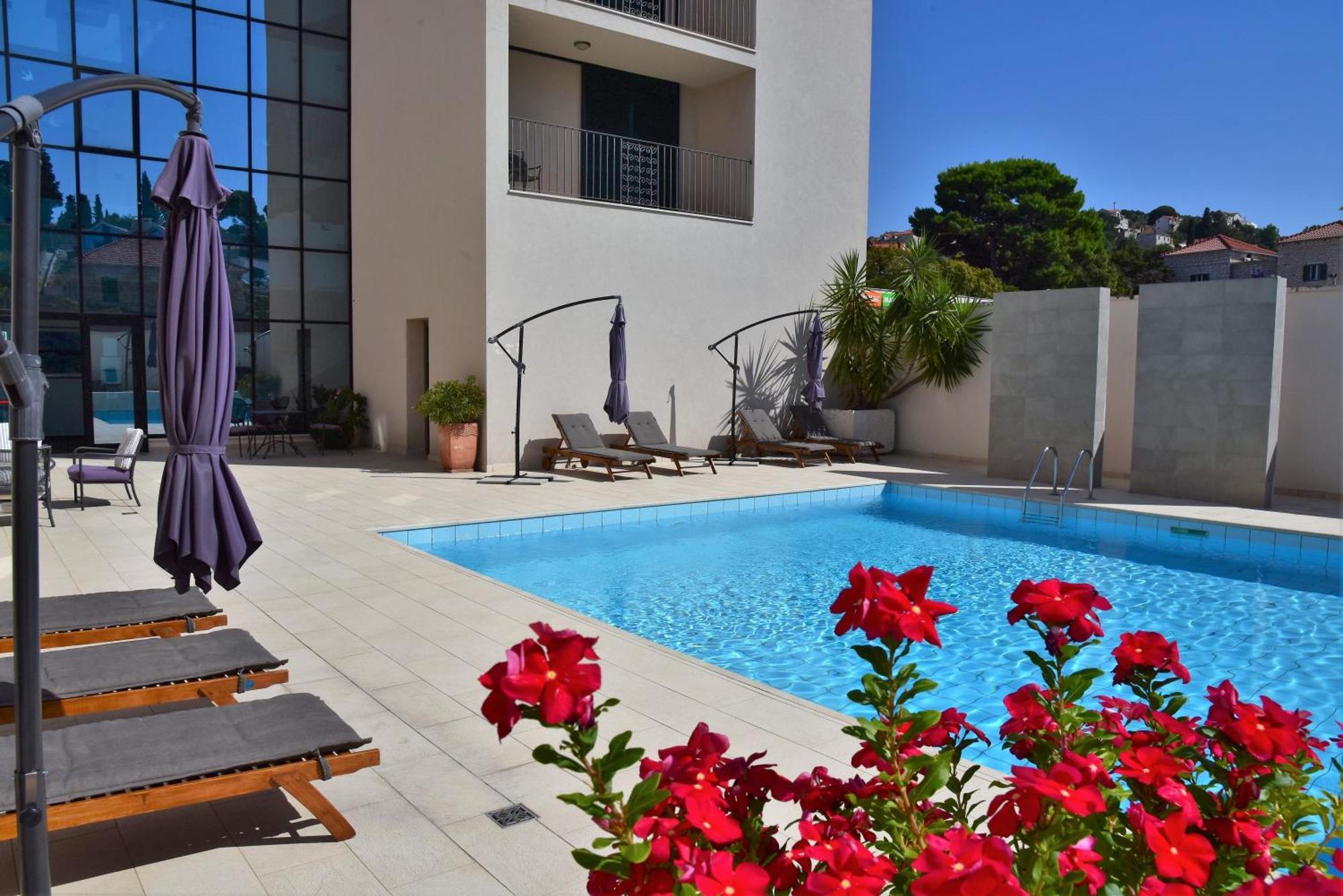 Hotel Lipa Postira Kültér fotó