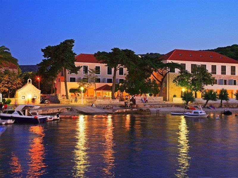 Hotel Lipa Postira Kültér fotó