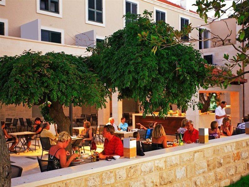 Hotel Lipa Postira Kültér fotó
