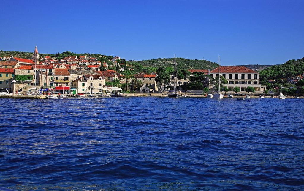 Hotel Lipa Postira Kültér fotó