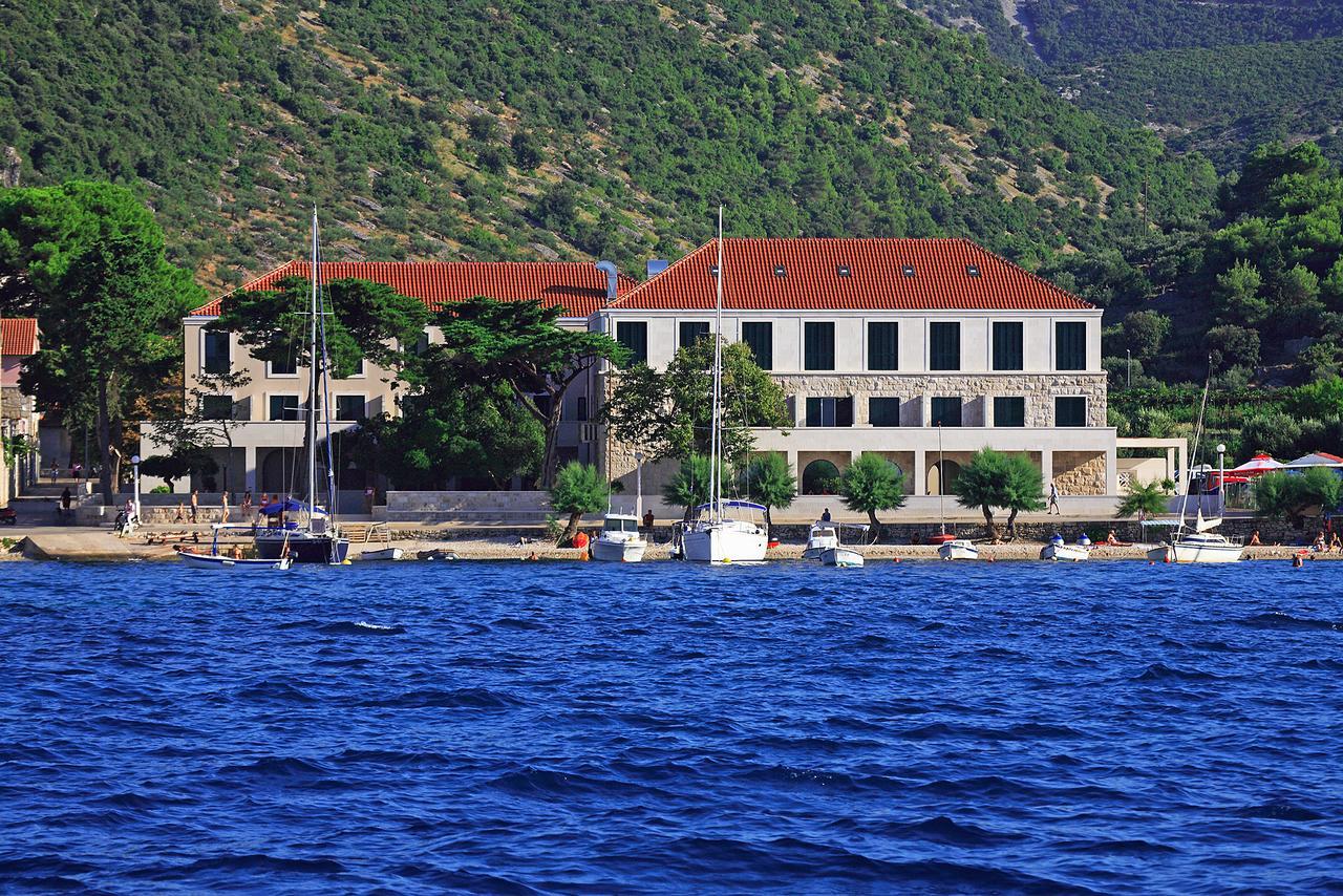 Hotel Lipa Postira Kültér fotó