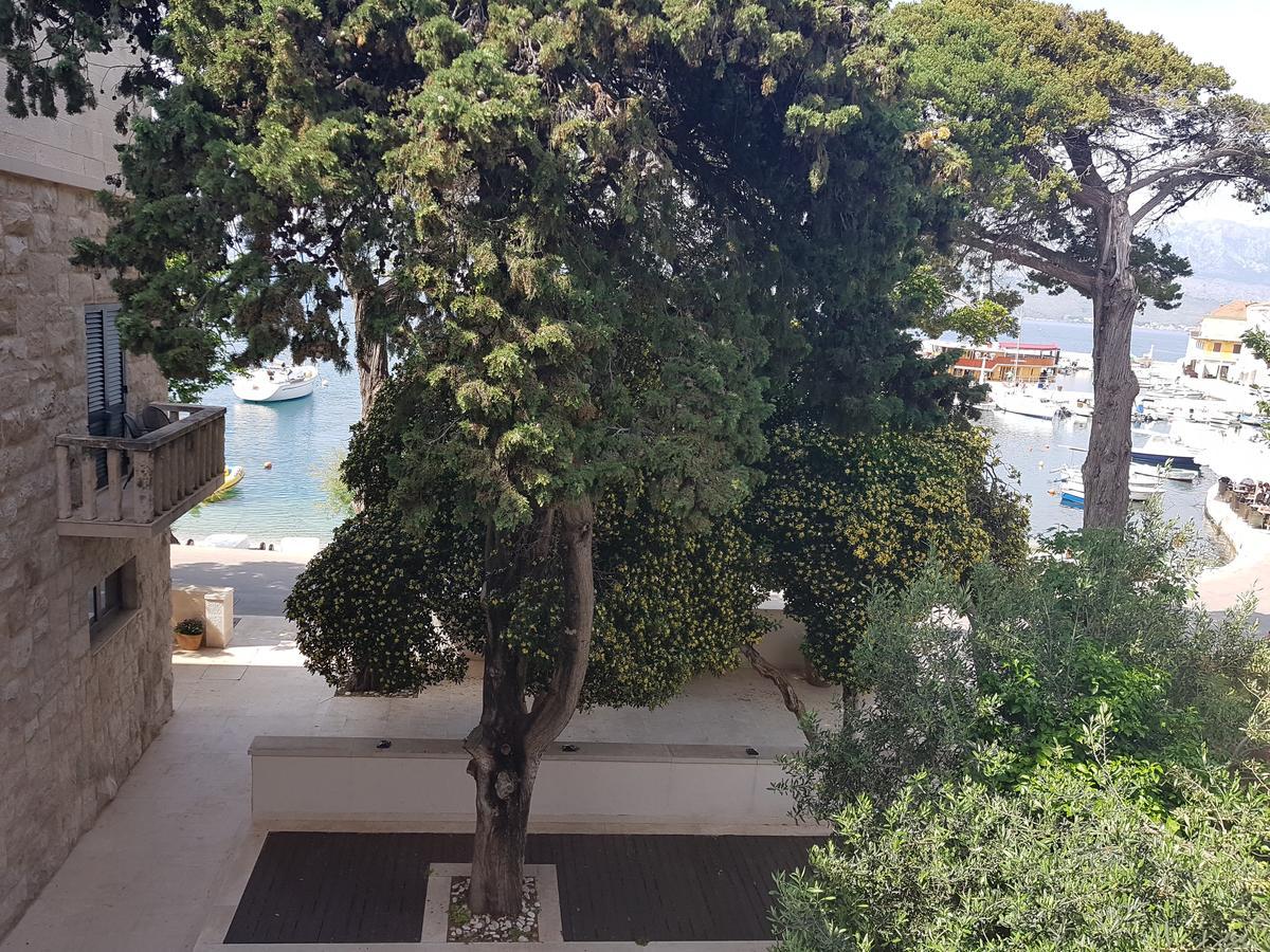 Hotel Lipa Postira Kültér fotó