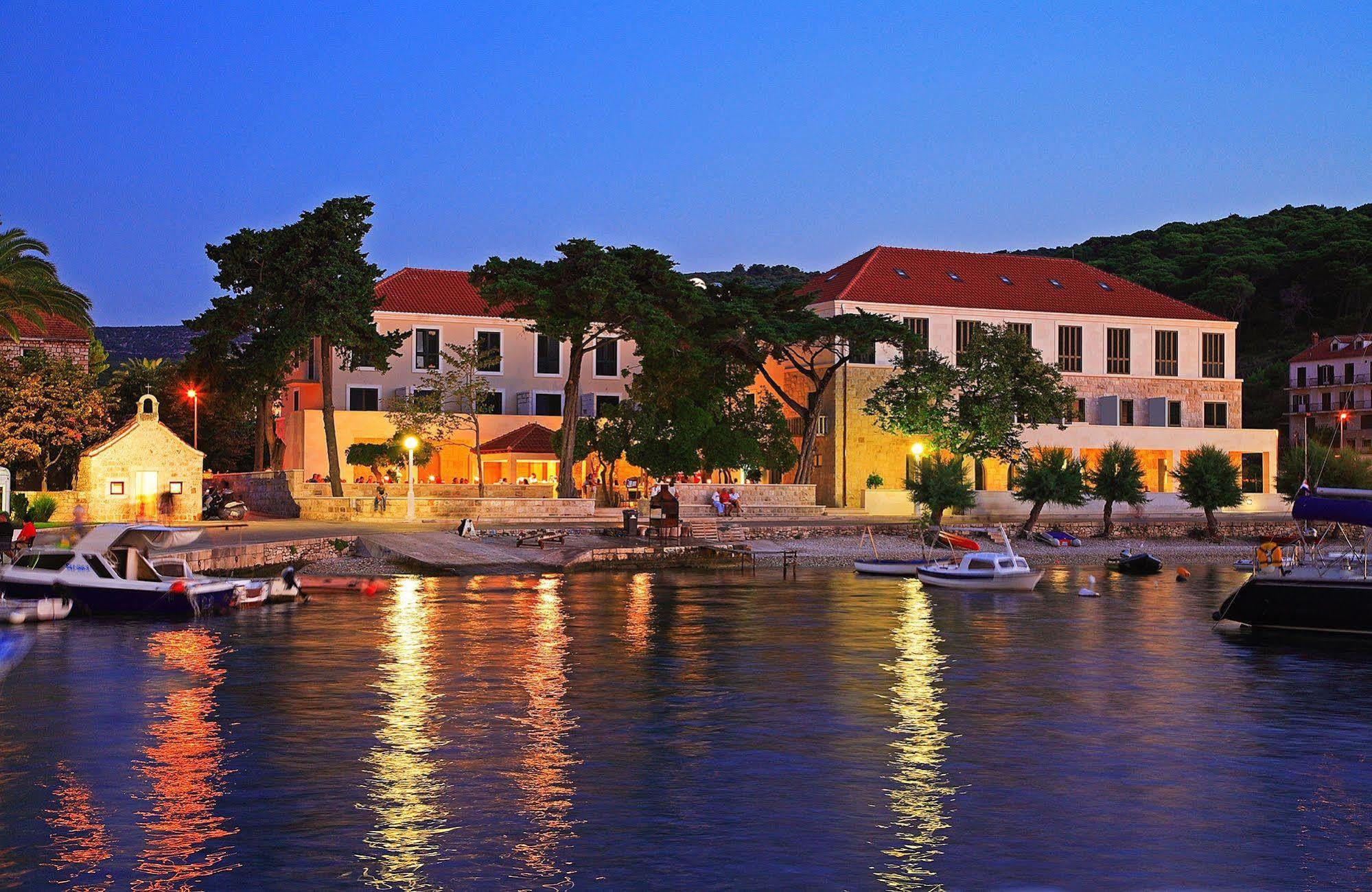 Hotel Lipa Postira Kültér fotó